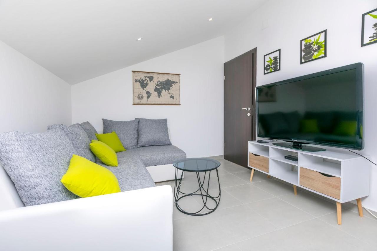 Apartments Visnja 罗戈兹尼察 外观 照片